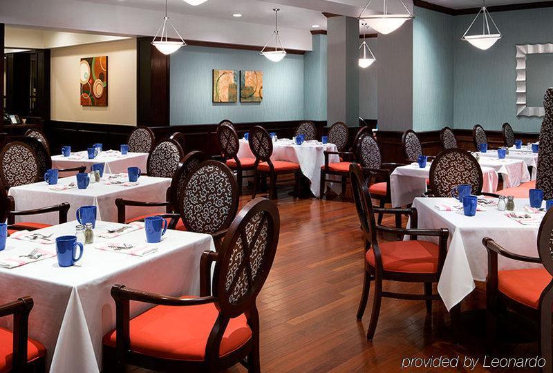 Four Points By Sheraton Richmond Airport Hotel