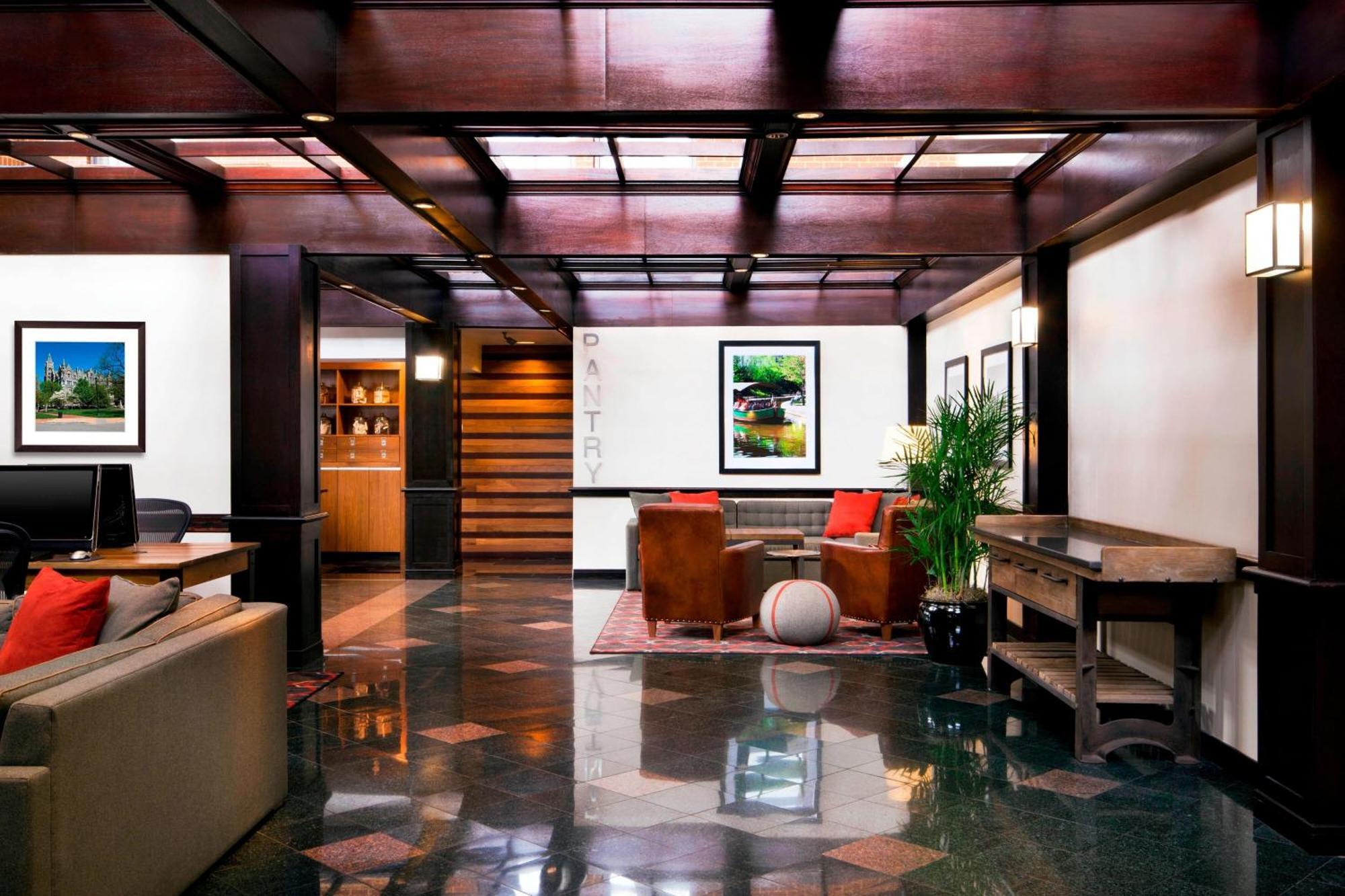Four Points By Sheraton Richmond Airport Hotel