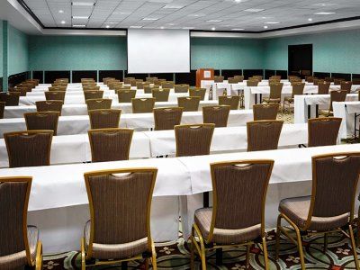 Four Points By Sheraton Richmond Airport 3*