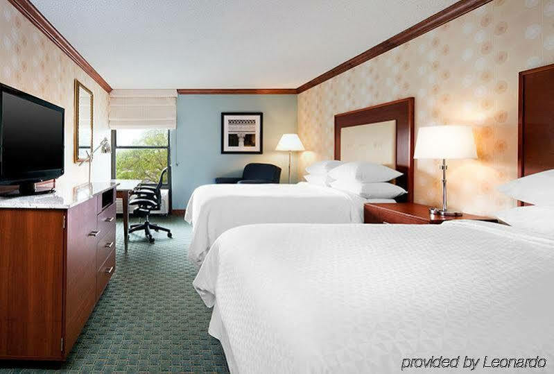 Four Points By Sheraton Richmond Airport 3*