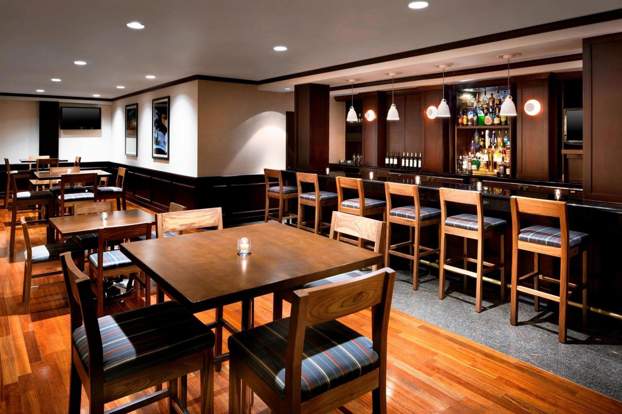 Hotel Four Points By Sheraton Richmond Airport