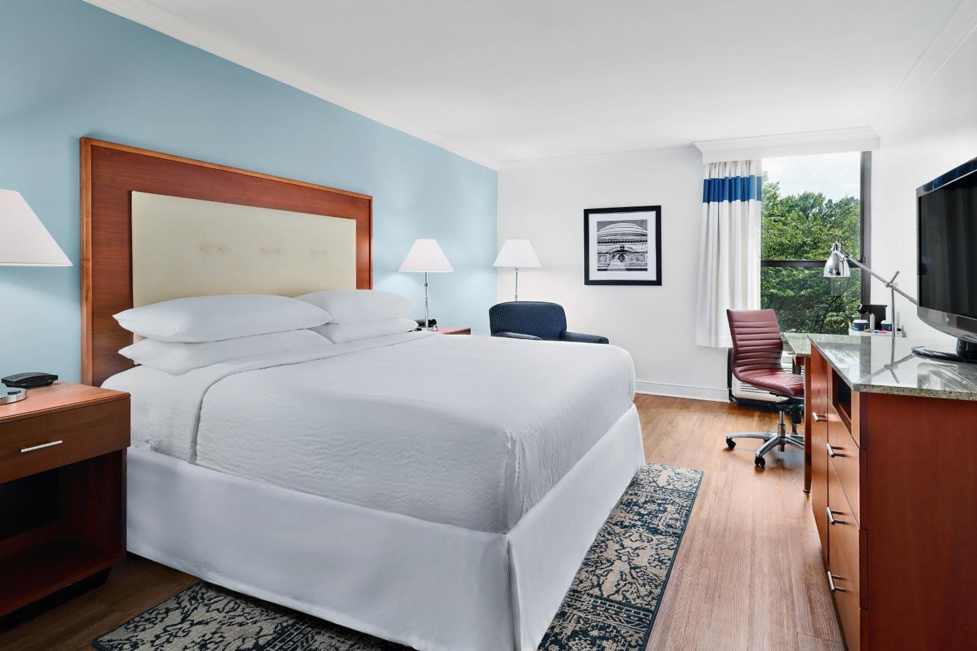 Four Points By Sheraton Richmond Airport 3*